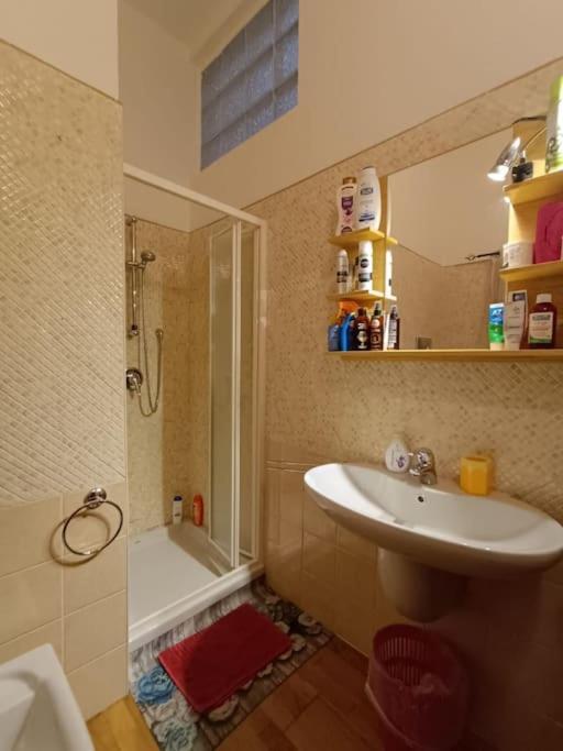 "Orchidea" Camera Privata Nell'Appartamento Condiviso Cagliari Bagian luar foto