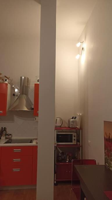 "Orchidea" Camera Privata Nell'Appartamento Condiviso Cagliari Bagian luar foto