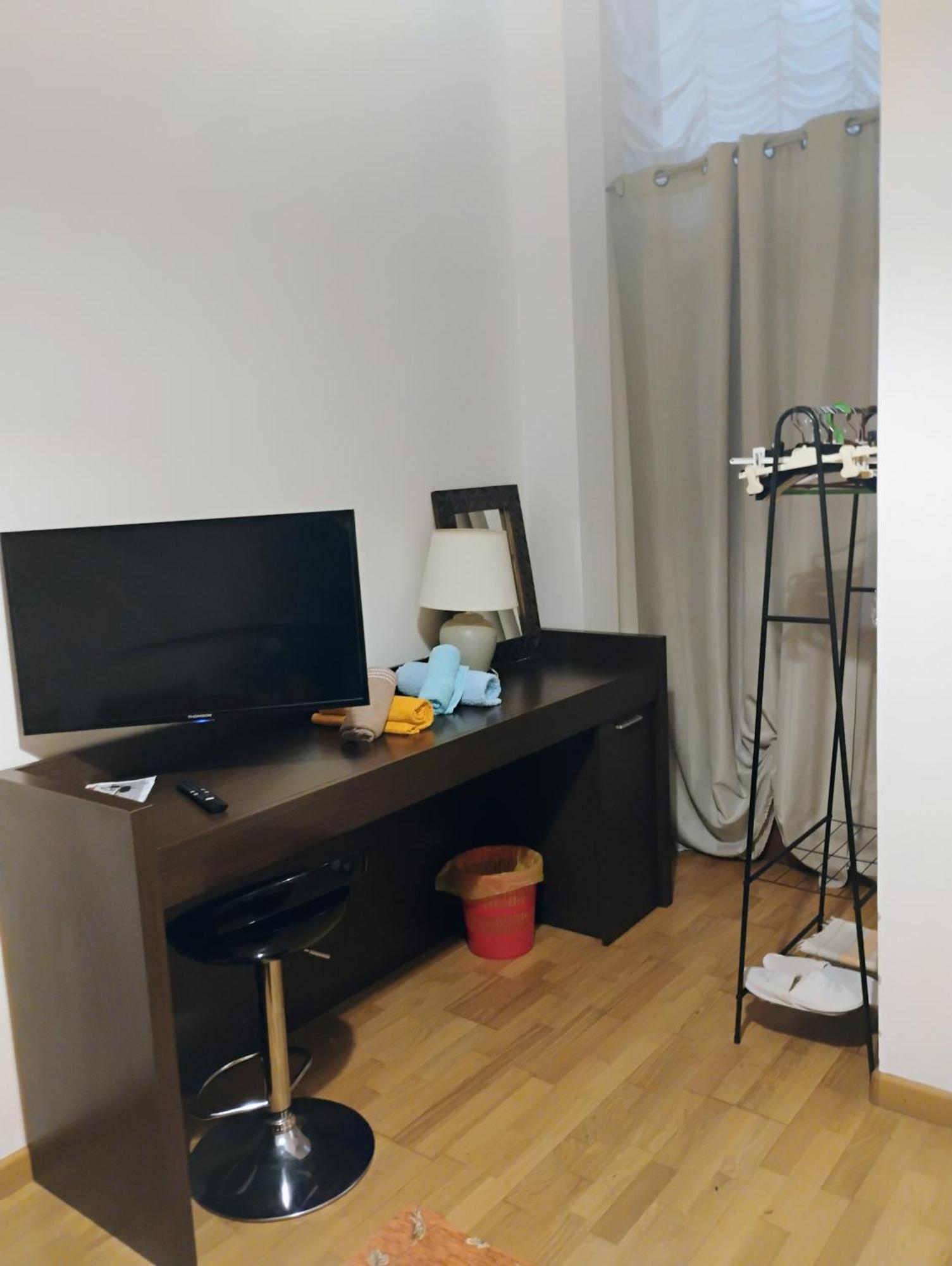 "Orchidea" Camera Privata Nell'Appartamento Condiviso Cagliari Bagian luar foto